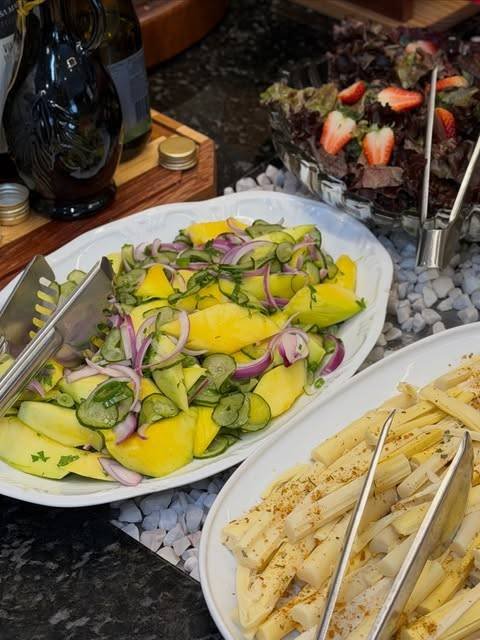 Salada de manga, pepino e palmito